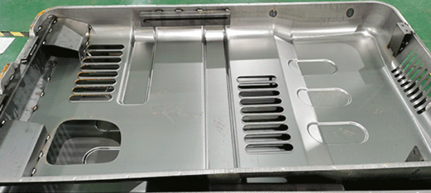 英萊激光視覺焊縫跟蹤系統(tǒng)，工程機(jī)械覆蓋件行業(yè)應(yīng)用