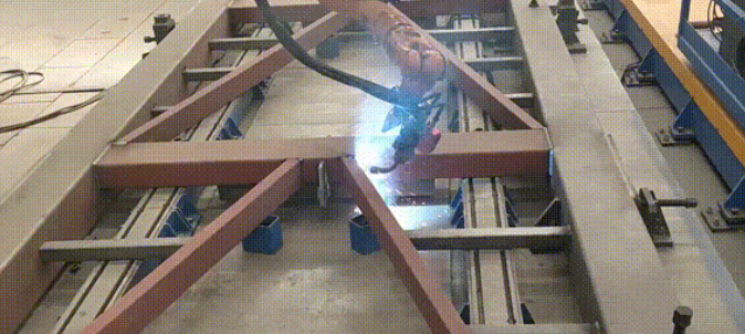 英萊激光視覺焊縫跟蹤系統(tǒng)，助力鋼結(jié)構(gòu)支架智能化生產(chǎn)！